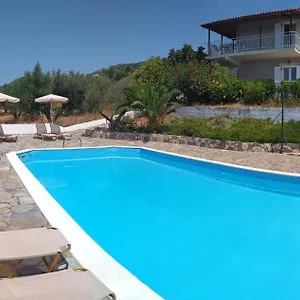 Manolia Trapezaki (Kefalonia)