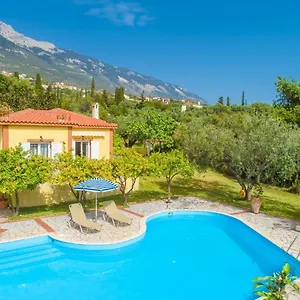 Villa Russa Dionisis, Trapezaki (Kefalonia)